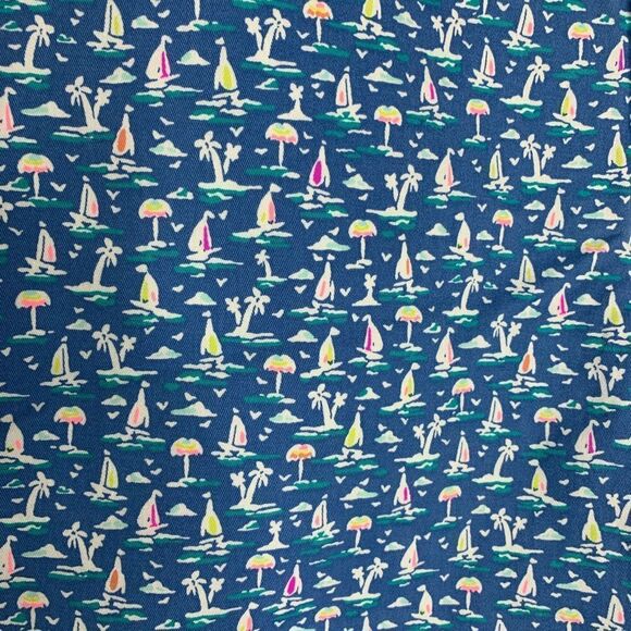 Vineyard Vines sailboat beach shorts. Size 32 - Picture 3 of 4